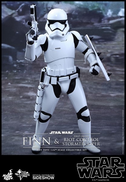 Figurky Finn & First Order Riot Control Stormtrooper - Star Wars Episode VII 1/6