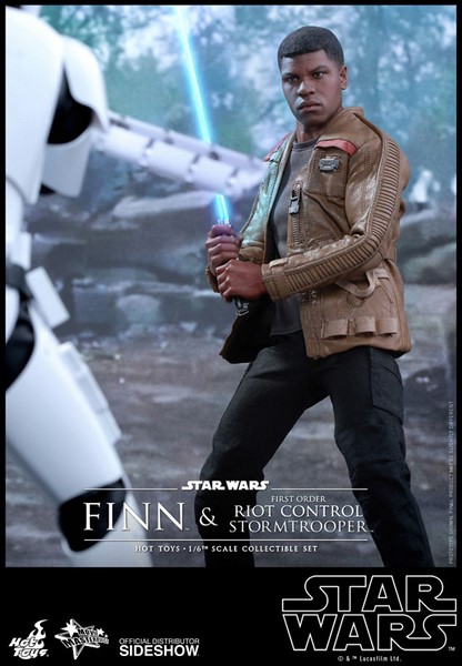 Figurky Finn & First Order Riot Control Stormtrooper - Star Wars Episode VII 1/6