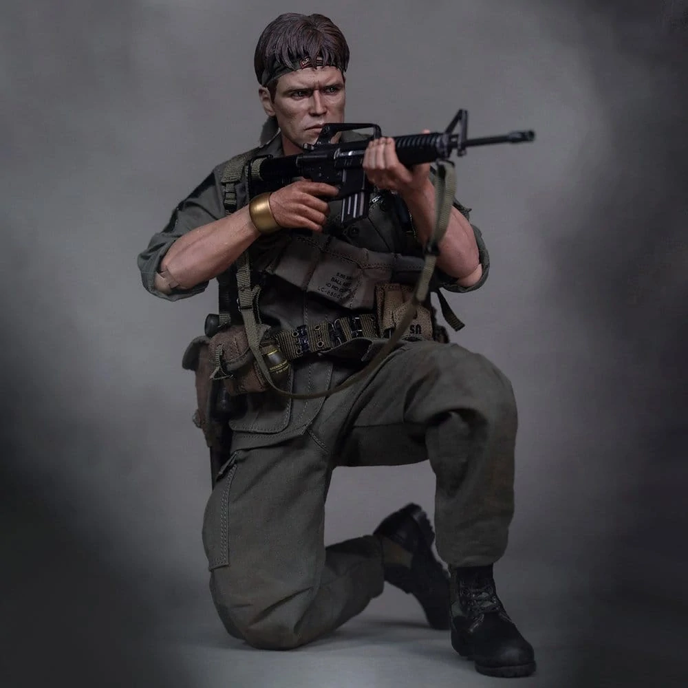 Figurka Sergeant Elias - Platoon 1/6 Action Figure