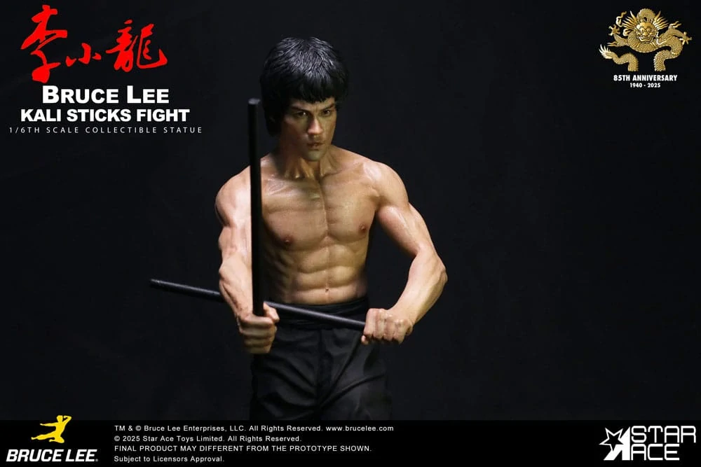 Soška Bruce Lee Kali Sticks Fight Deluxe Basement Version - Enter the Dragon Movie Statue 1/6