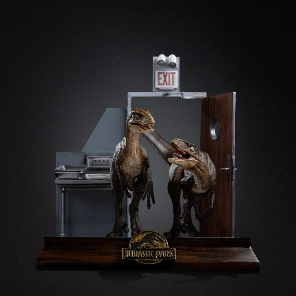 Soška Raptors at the Kitchen's Door - Jurassic Park Art Scale Statue 1/10