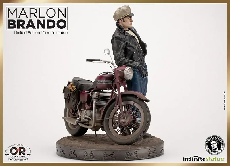 Soška MARLON BRANDO WITH BIKE OLD&RARE 1/6 RESIN STATUE