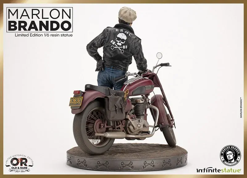Soška MARLON BRANDO WITH BIKE OLD&RARE 1/6 RESIN STATUE
