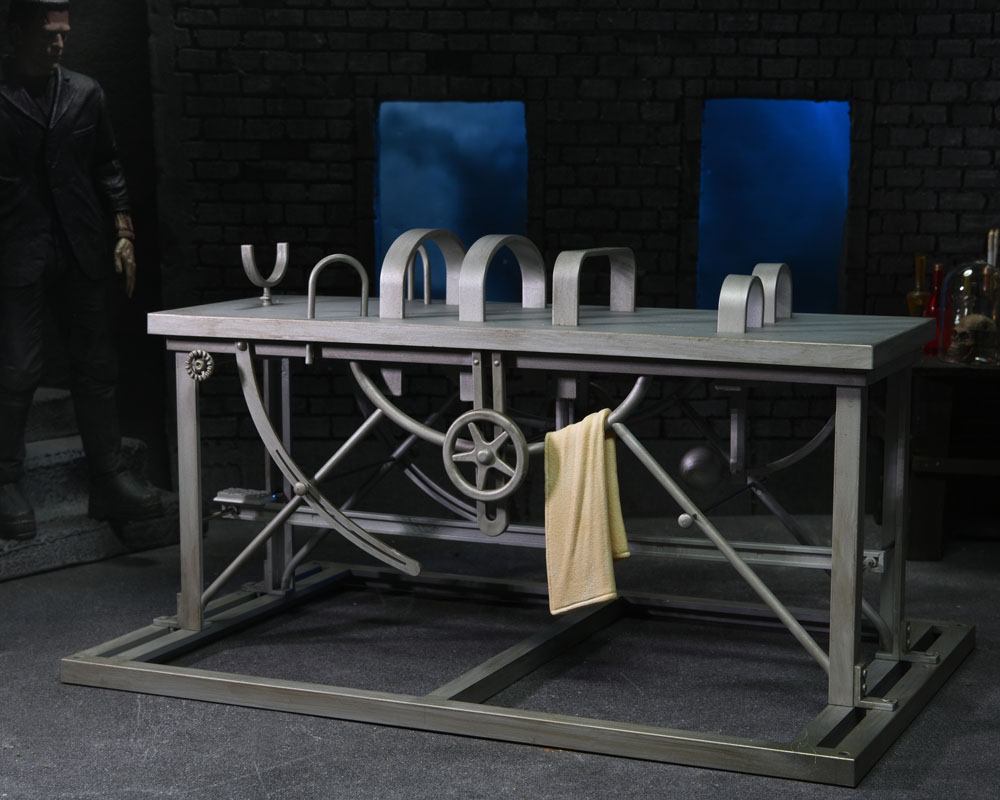 Diorama Universal Monsters Accessory Pack for Action Figures Frankenstein