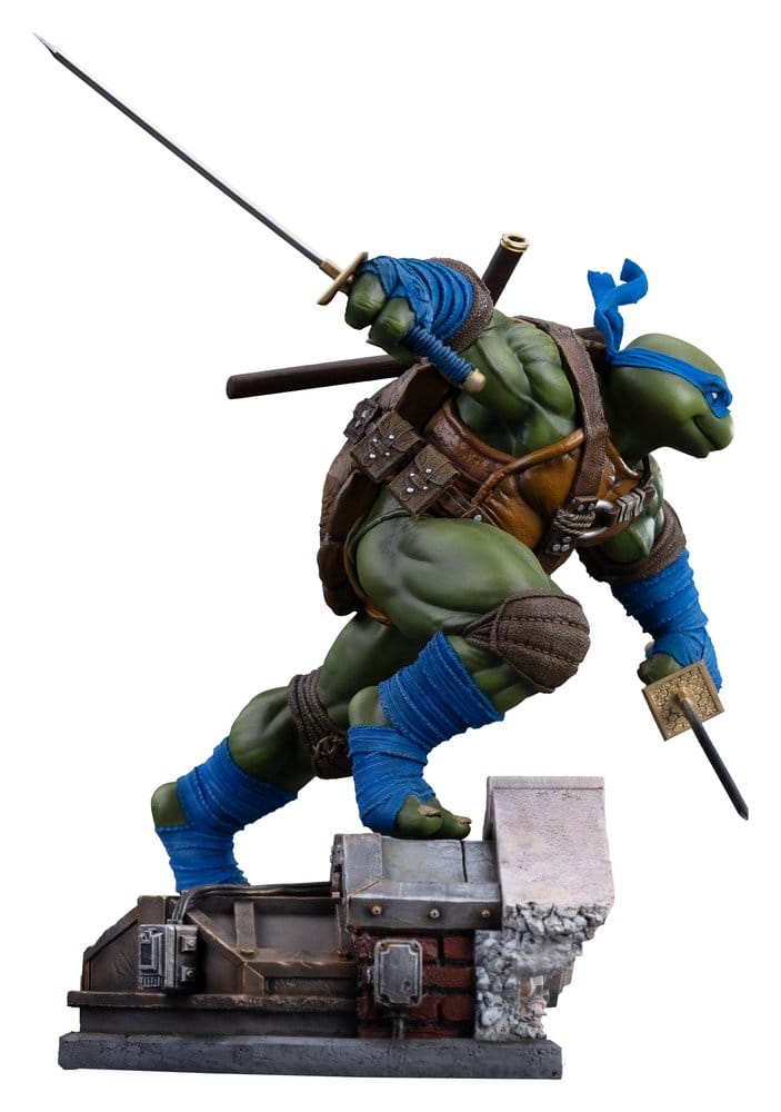 Soška Leonardo Unleashed - Teenage Mutant Ninja Turtles Art Scale Statue 1/10