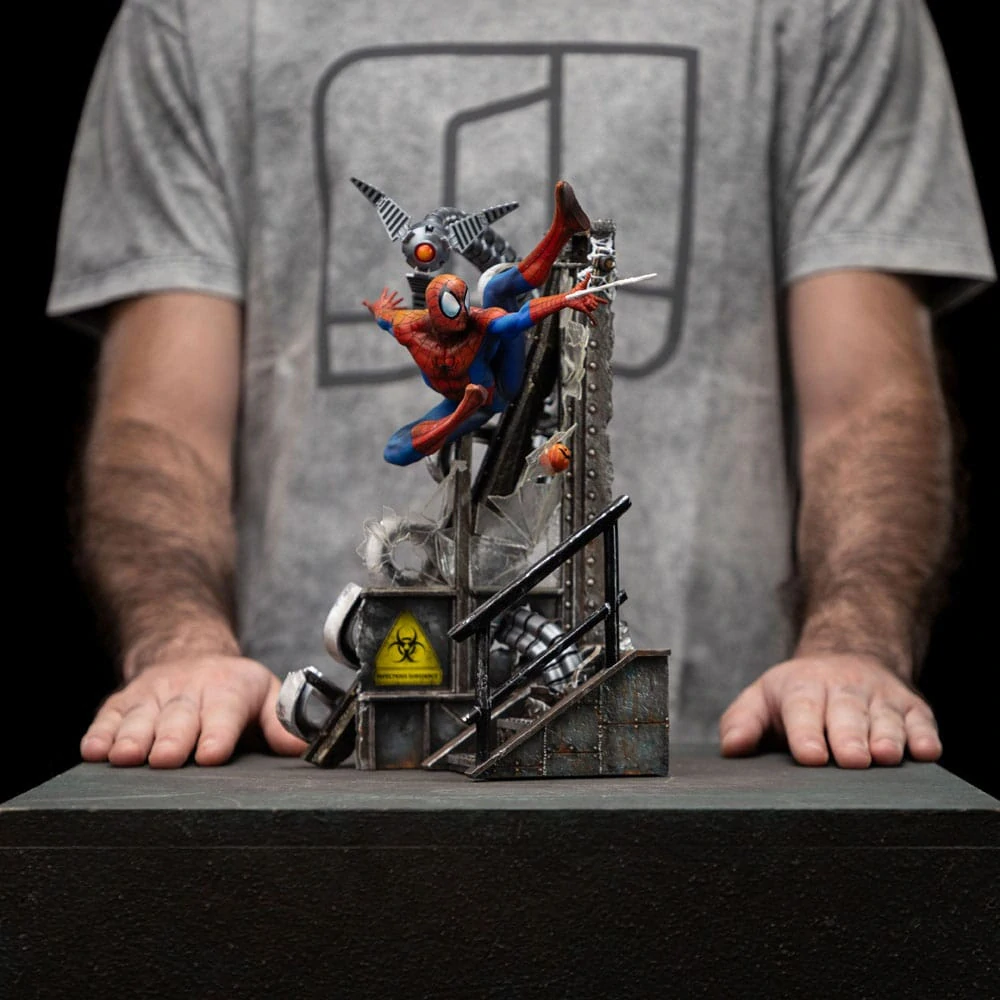 Soška Spider-Man 10th Anniversary - Spider-Man Art Scale Statue 1/10 