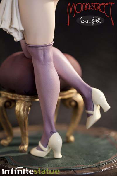Soška Mona Street - Comic Resin Statue by Leone Frollo