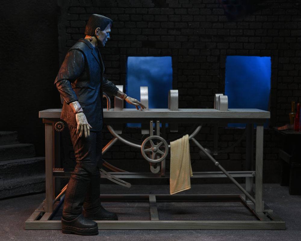 Diorama Universal Monsters Accessory Pack for Action Figures Frankenstein