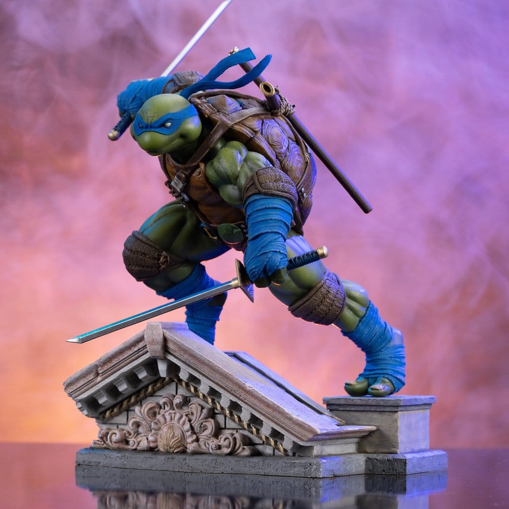 Soška Leonardo Unleashed - Teenage Mutant Ninja Turtles Art Scale Statue 1/10