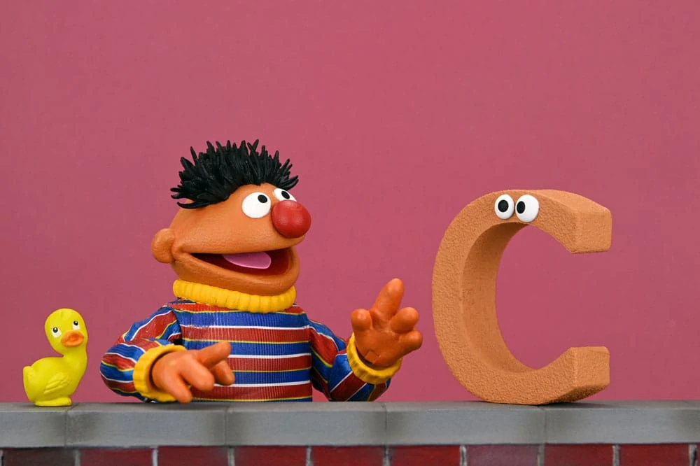 Figurka Ultimate Ernie - Sesame Street Ultimate Action Figure